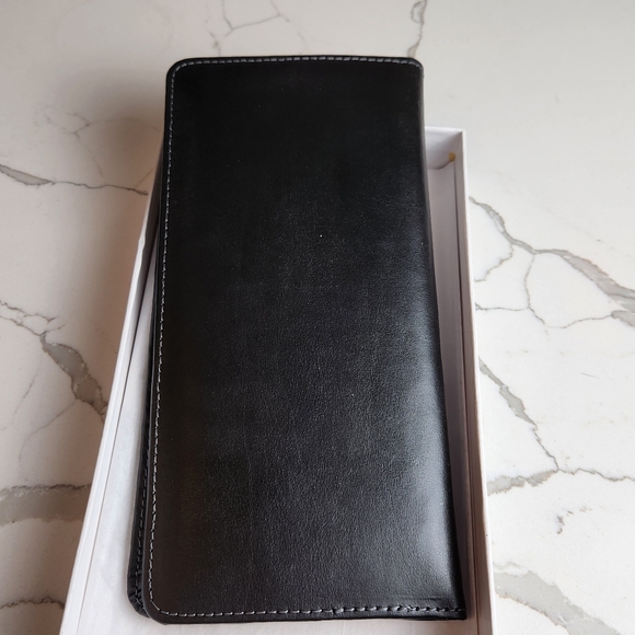 VINTAGE "NEW" LEEDS 2009 FINAL FOUR DETROIT BLACK PASSPORT WALLET - Picture 6 of 8